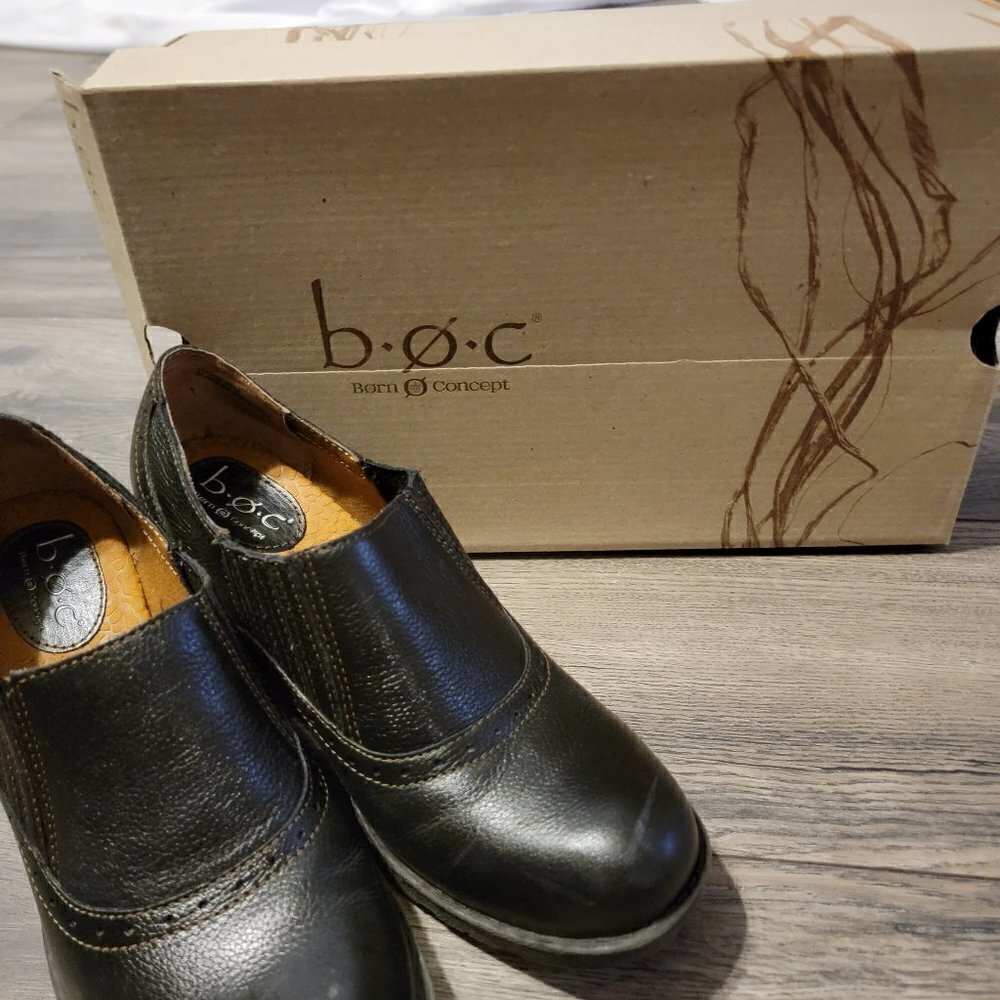 B.o.c Sorla Block Heel Black Pebble Leather Slip on Stretch Ankle Booties.